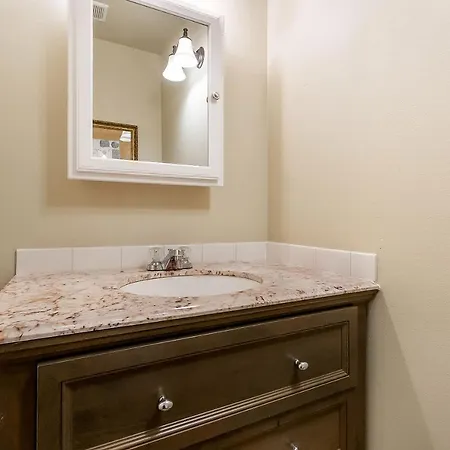 St Charles Ave Urban Retreat With Luxury Amenities * New Orleans