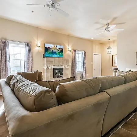 St Charles Ave Urban Retreat With Luxury Amenities *