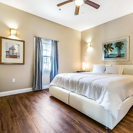 Modern 5br In Nola