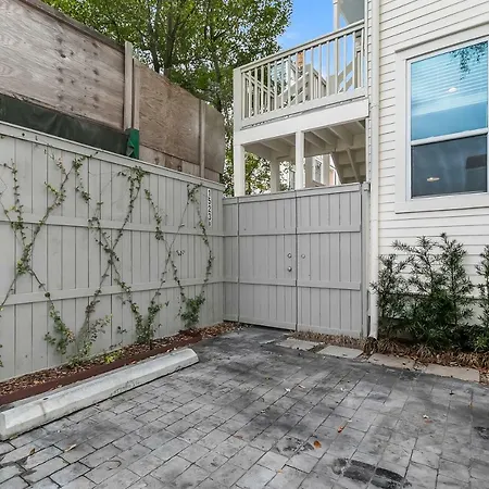 Charming 2br On Carondelet By Hosteeva Apartment *
