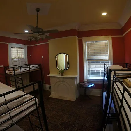 Hostel Auberge Nola Hostel *