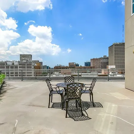 2 Bedroom Elegant In Downtown New Orleans