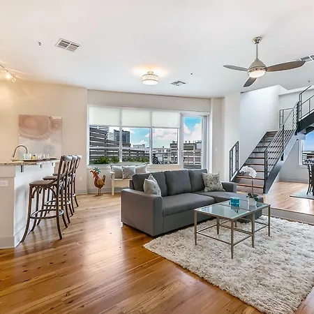 Apartment 2 Bedroom Elegant In Downtown *
