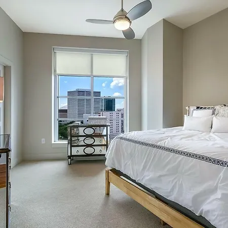 2 Bedroom Elegant In Downtown New Orleans