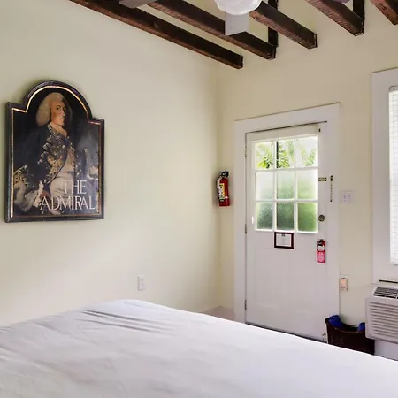 Bed & Breakfast The House 3*