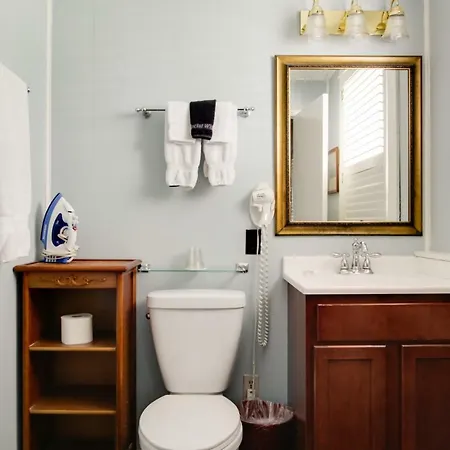 The House 3* New Orleans