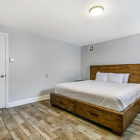 Apartment Lovely 2br Next To City Park By Hosteeva