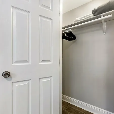 Lovely 2br Next To City Park By Hosteeva *