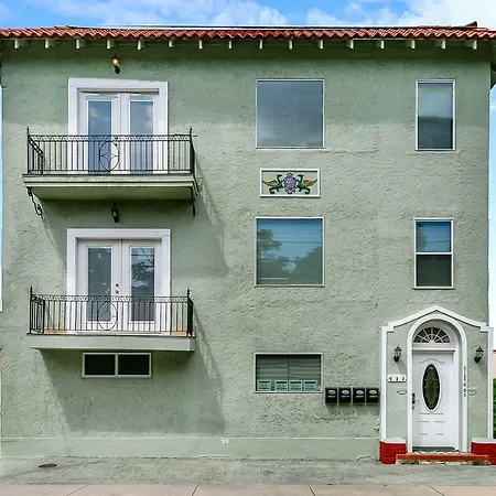 Lovely 2br Next To City Park By Hosteeva