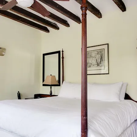 Bed & Breakfast The House