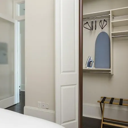 Sonder The Carondelet Aparthotel