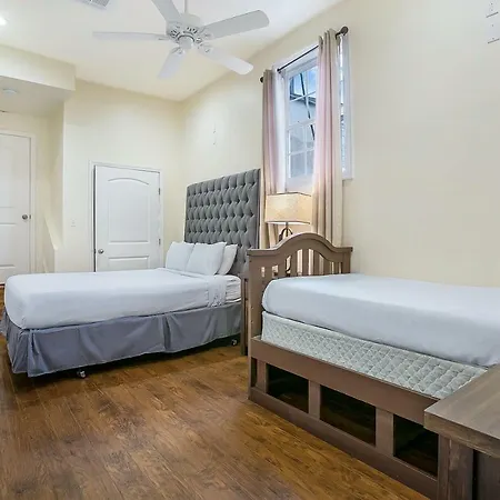 Modern 4br Penthouse In Downtown By Hosteeva Aparthotel