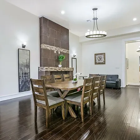 Stylish 4br In Downtown By Hosteeva Aparthotel 4*