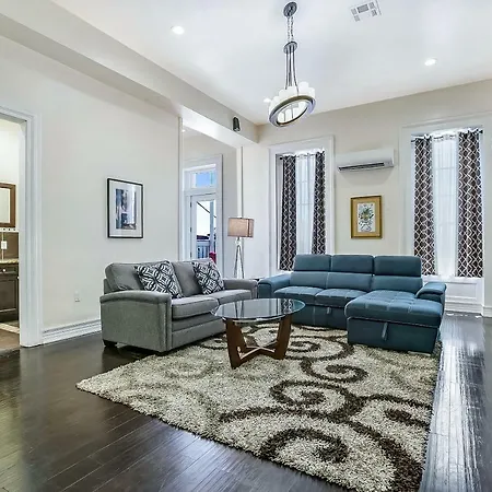 Stylish 4br In Downtown By Hosteeva 4*