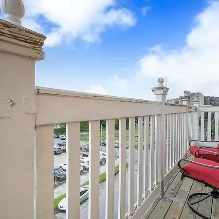 Aparthotel Stylish 4br In Downtown By Hosteeva 4*