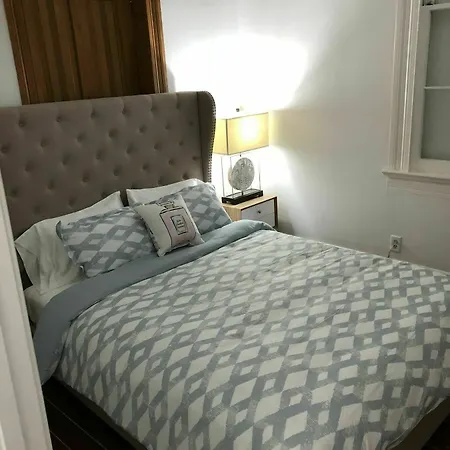 5 Bedroom - Sleeps 10! Location Next To French Quarter! 3*