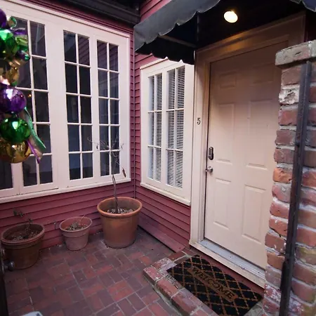 The Courtyards French Quarter