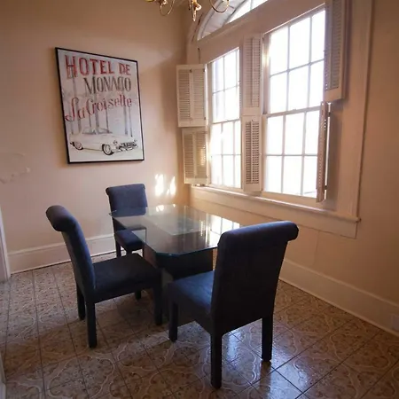 The Courtyards French Quarter Guest house