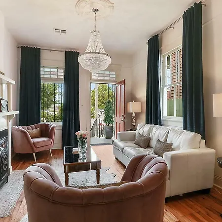 Holiday home Elegant Renovated House With Relaxing Courtyard - Near Fq