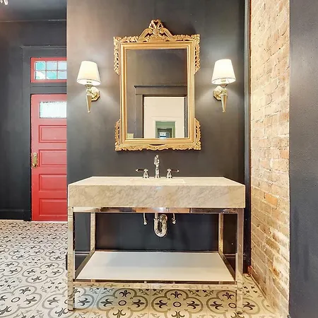 Holiday home Elegant Renovated House With Relaxing Courtyard - Near Fq *