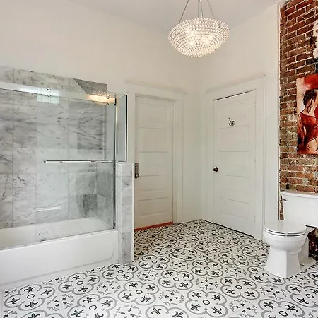 Holiday home Modern Victorian House With Relaxing Courtyard - Near Fq
