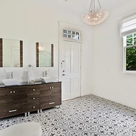 Holiday home Modern Victorian House With Relaxing Courtyard - Near Fq New Orleans