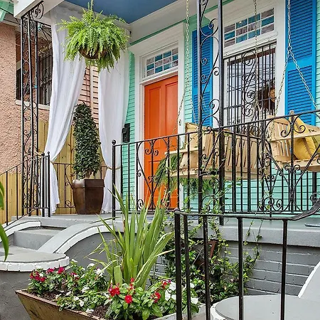 Modern Victorian House With Relaxing Courtyard - Near Fq Holiday home *