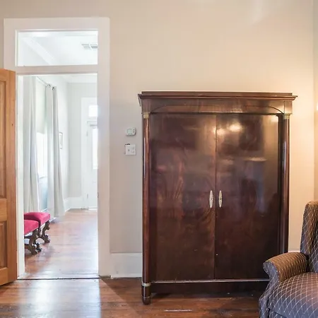 Crescent Apartment