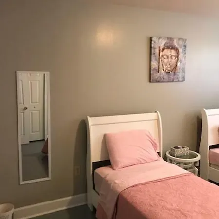 A Good Little House/ Une Maisonette Bien 3* New Orleans