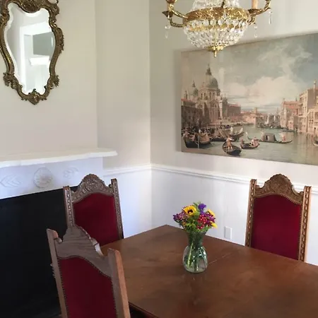 Crescent Apartment