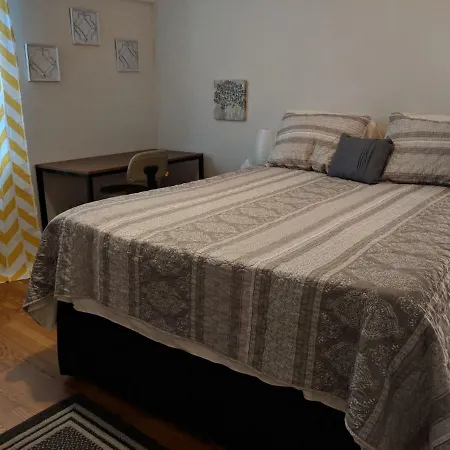 Treme Two Bedroom Guest house *
