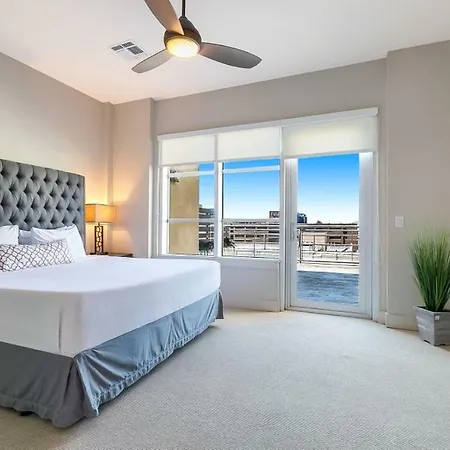 Apartment 2 Bedroom Elegant In Downtown