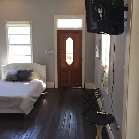 Modern 2 Blocks From Quarters * New Orleans