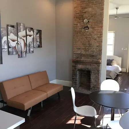 Modern 2 Blocks From Quarters