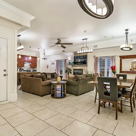Modern 4br 5min Drive To Fq