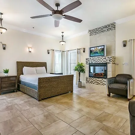 Spacious 4br Steps From St Charles Ave Apartment New Orleans