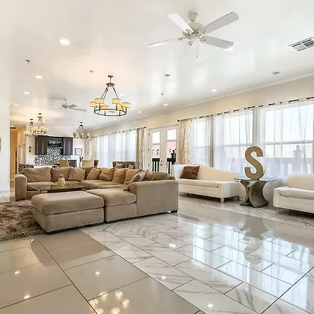 Spacious 3br Luxury Penthouse With Balcony Apartment New Orleans