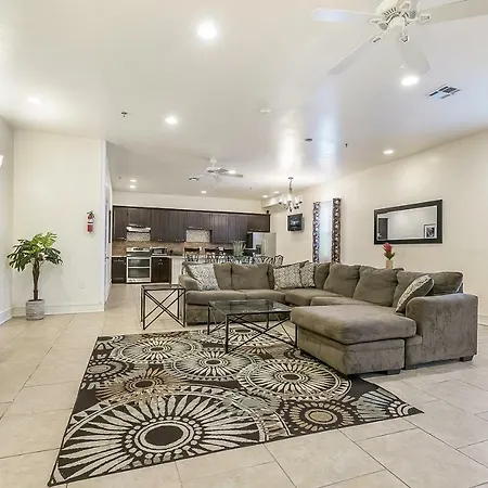 Spacious 3br/2.5bath In Great Location
