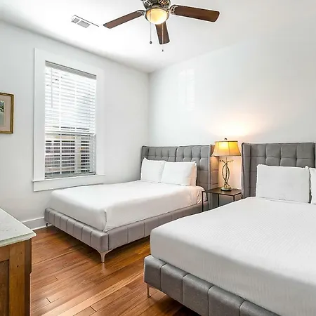 Cozy And Charming House With Luxury Amenities Holiday home