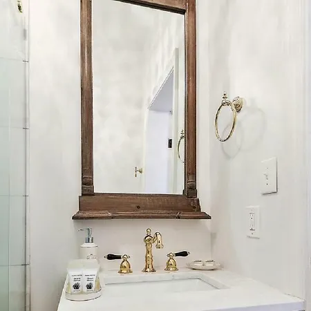 Hotel French Quarter Mansion 4*