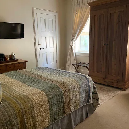 Terrell House 3*
