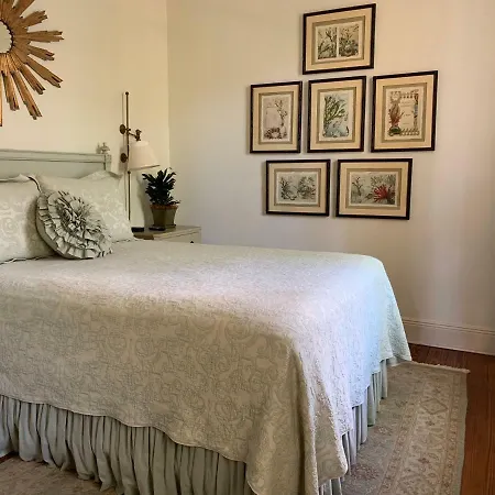 Terrell House Bed & Breakfast 3*