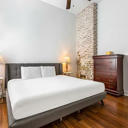 Cozy And Charming House With Luxury Amenities New Orleans