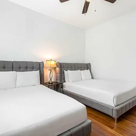 Cozy And Charming House With Luxury Amenities Holiday home