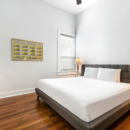 Cozy And Charming House With Luxury Amenities *