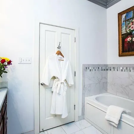 Jazz Quarters Inn 3*