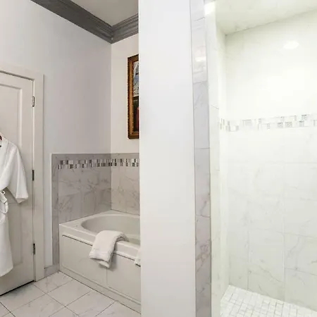 Inn Jazz Quarters 3*