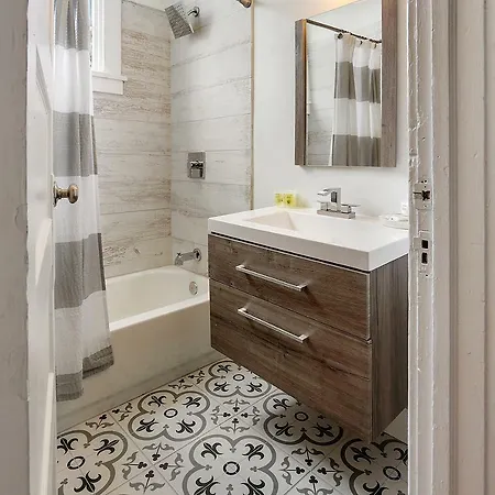 Holiday home Modern Victorian House With Relaxing Courtyard - Near Fq New Orleans