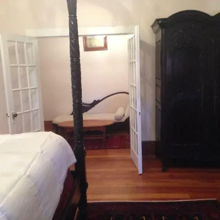 Oakview Bed & Breakfast 4*