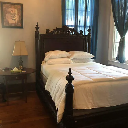 Oakview Bed & Breakfast 4*